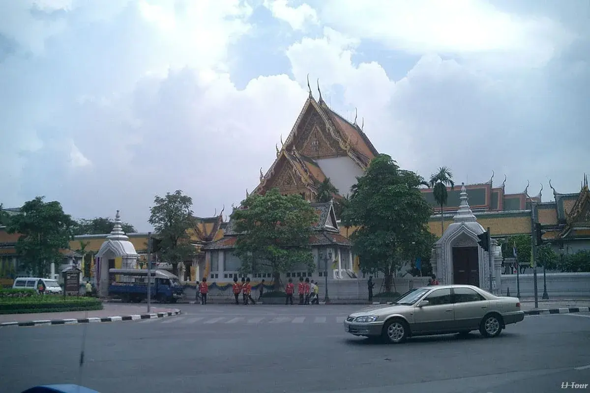 Temple , Ritual & Street Food - Image 1