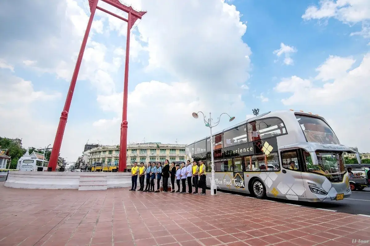 TK_BKK_Thai bus food tour - Image 1