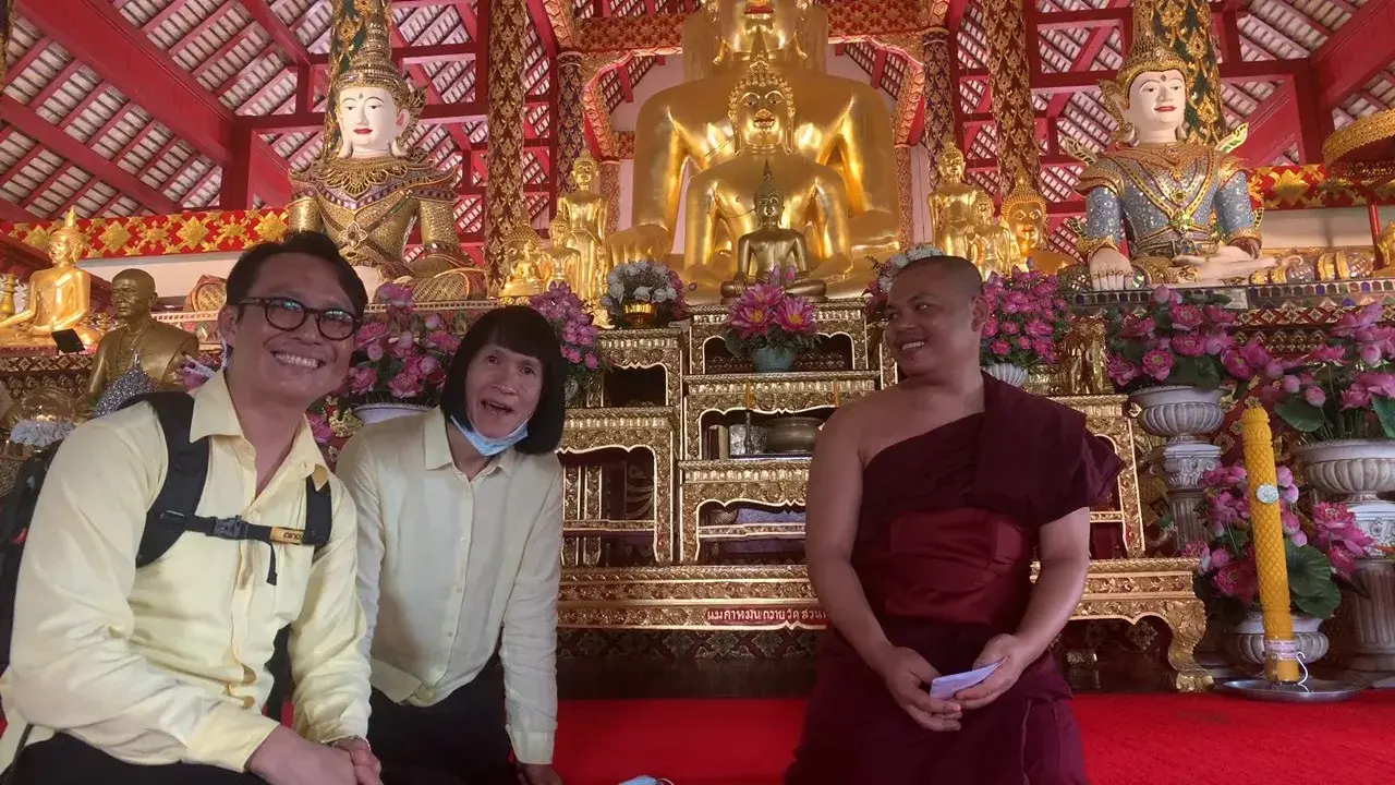 Royal Tomb and meet Thai monk - Image 1