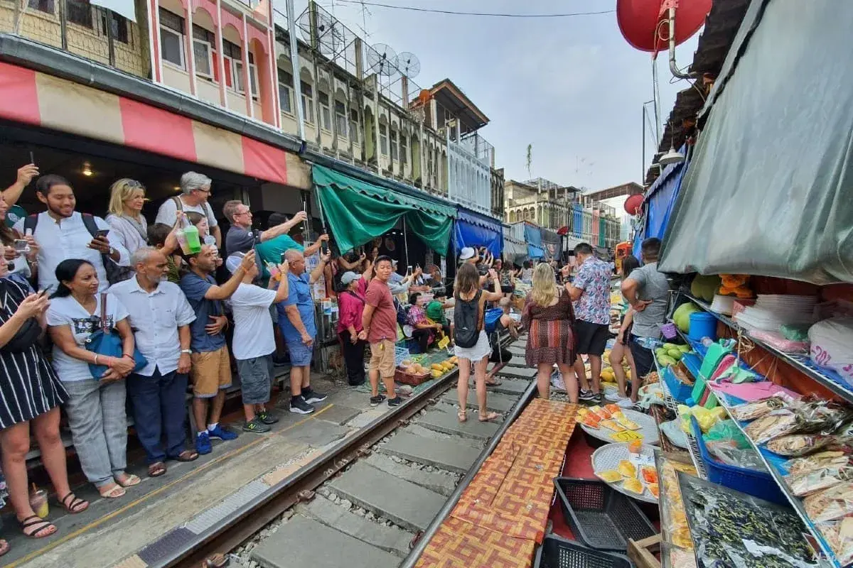 Maeklong to Amphrawa Floating market - Image 1