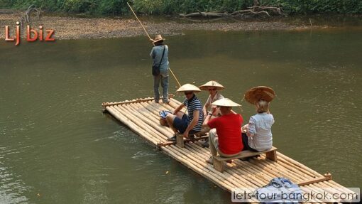 chiang daw bamboo raft