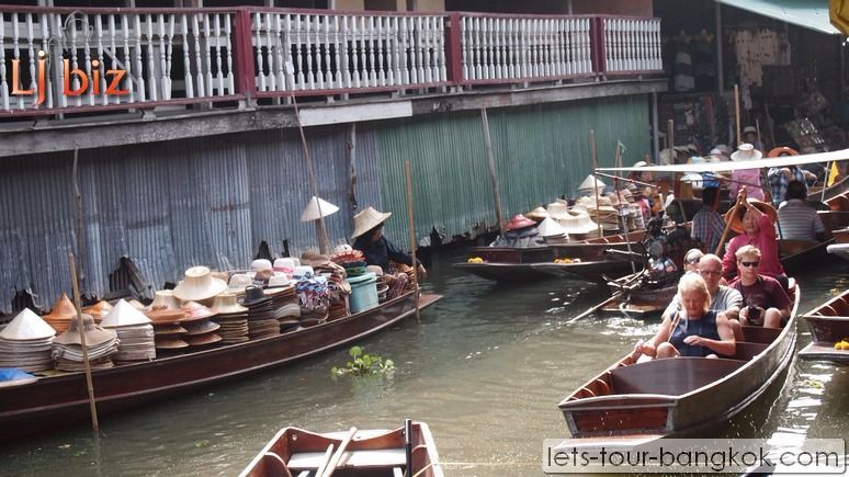 damnern saduak floating market