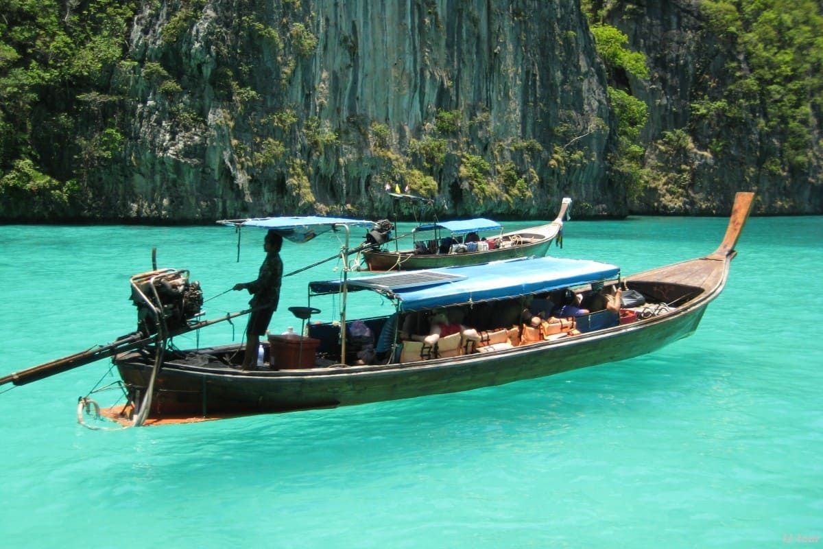 HKT phi phi island long tailed boat 3 (1) 1200X800